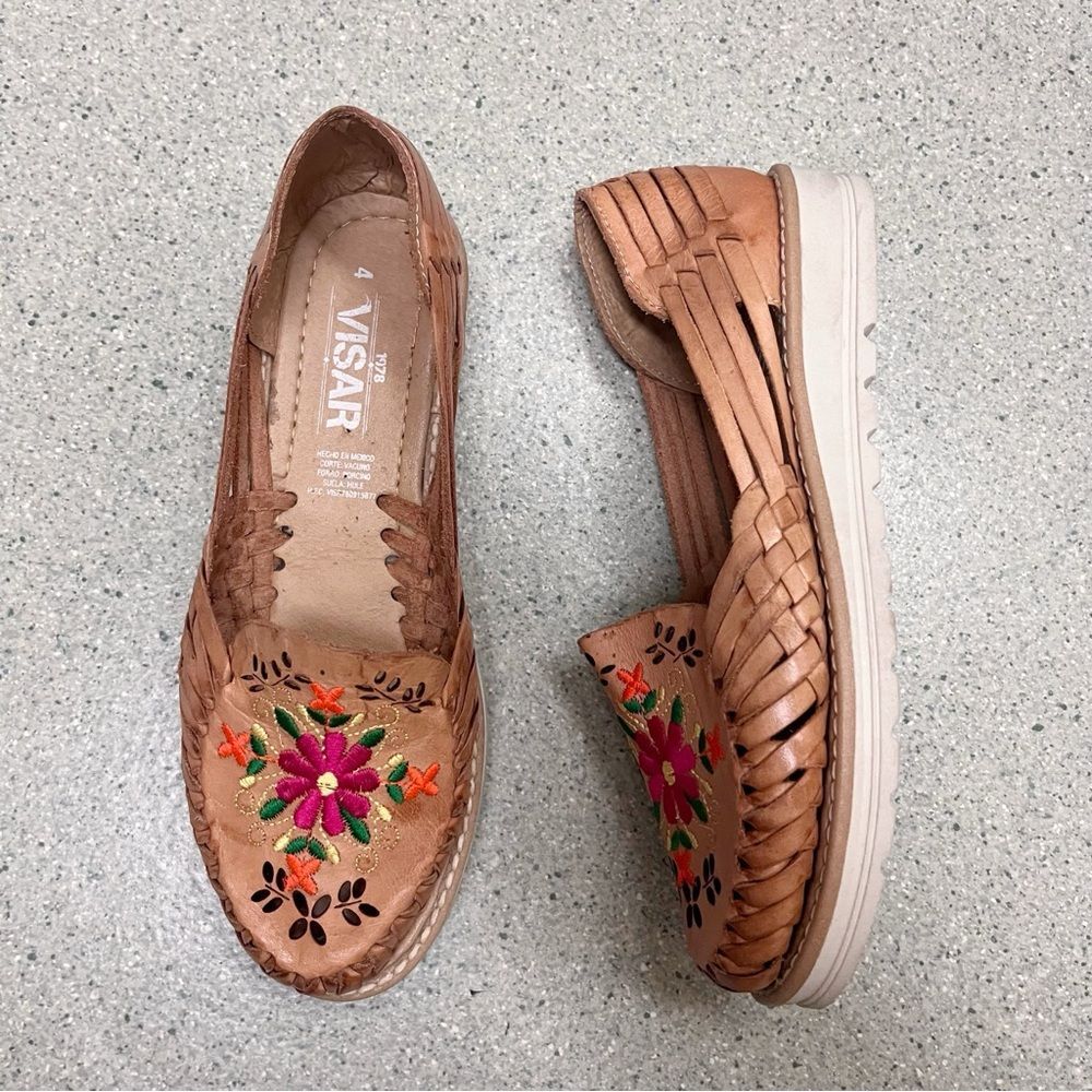 Visar Tan Leather Floral Embroidered Mexican Huaraches Sandals US 7
